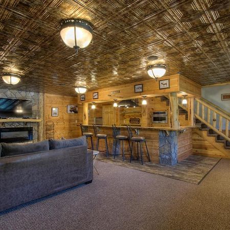 Eagle Pine Lodge 卡斯特 外观 照片