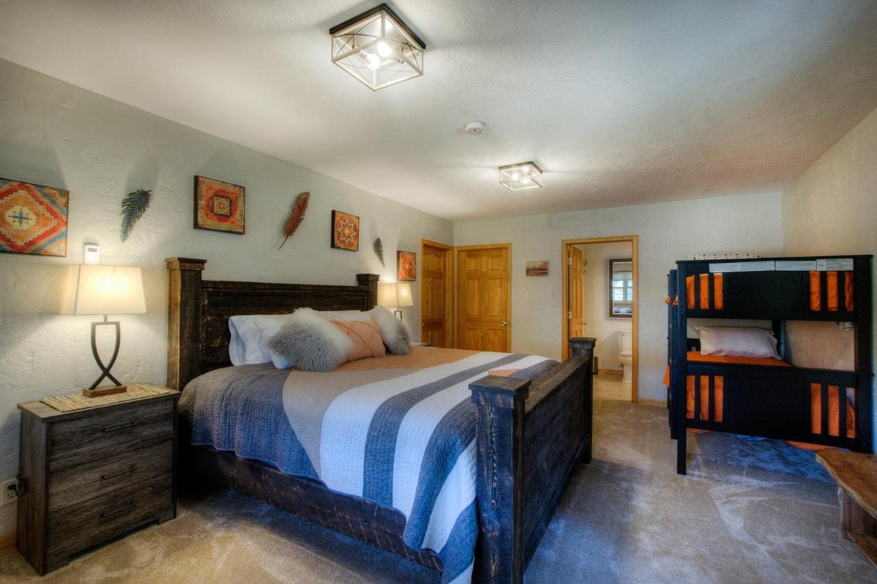 Eagle Pine Lodge 卡斯特 外观 照片