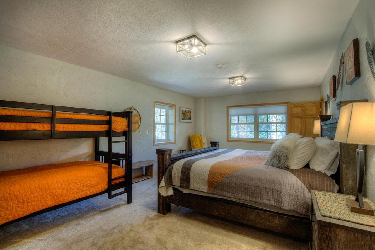 Eagle Pine Lodge 卡斯特 外观 照片